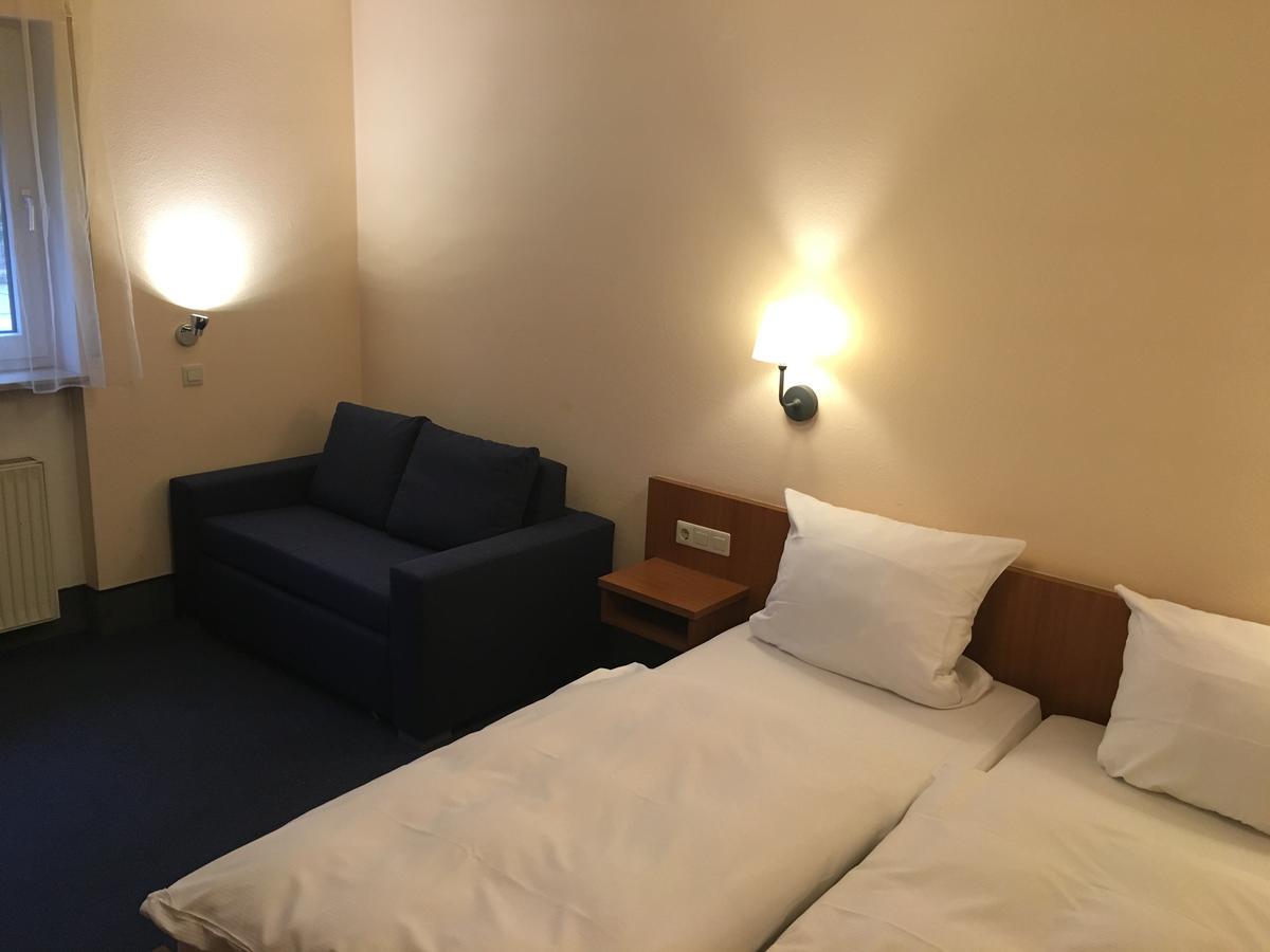 Zip Hotel Lingenfeld الغرفة الصورة